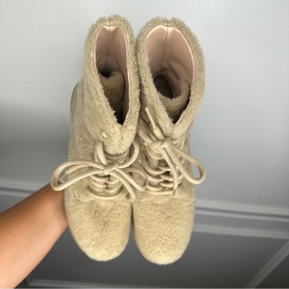 Stuart Weitzman Nisha Chill Shearling Lace Up Ankle Booties Womens Size 38.5 - Picture 6 of 10